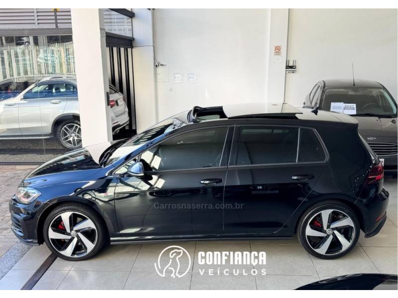 VOLKSWAGEN - GOLF - 2019/2019 - Preta - R$ 219.900,00