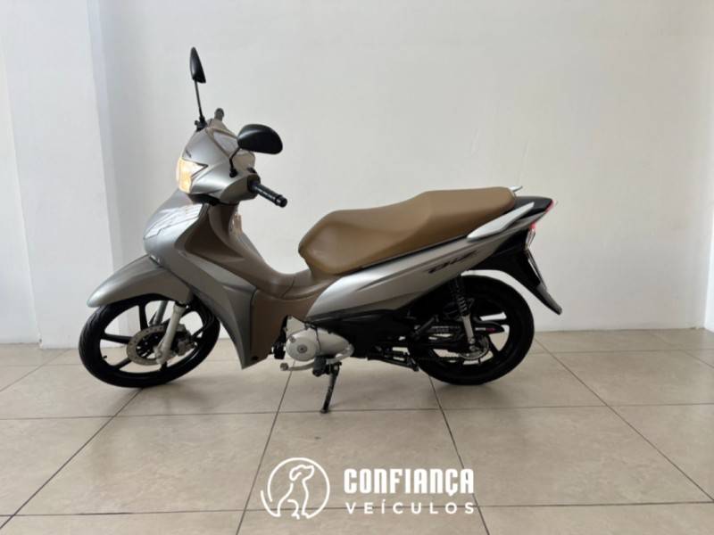 HONDA - BIZ 125 - 2019/2019 - Prata - R$ 15.490,00