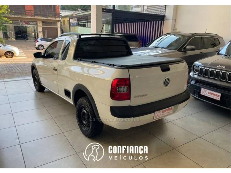 VOLKSWAGEN - SAVEIRO - 2010/2011 - Branca - R$ 37.900,00