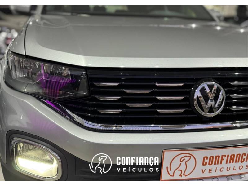 VOLKSWAGEN - T-CROSS - 2021/2021 - Prata - R$ 98.900,00
