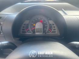 VOLKSWAGEN - FOX - 2006/2007 - Branca - R$ 21.900,00