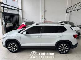 VOLKSWAGEN - TAOS - 2022/2022 - Branca - R$ 151.900,00