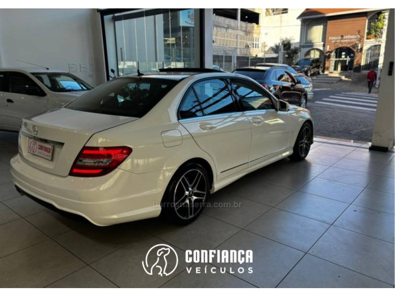 MERCEDES-BENZ - C 250 - 2013/2014 - Branca - R$ 105.900,00