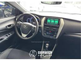 TOYOTA - YARIS - 2021/2022 - Prata - R$ 84.900,00
