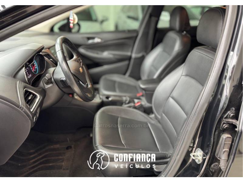CHEVROLET - CRUZE - 2018/2019 - Preta - R$ 88.900,00