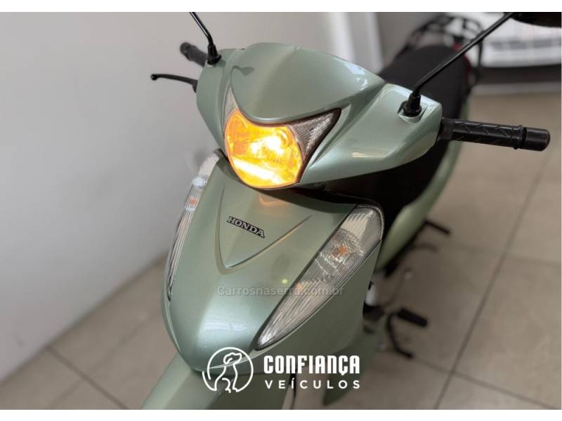 HONDA - BIZ 125 - 2011/2011 - Verde - R$ 10.790,00