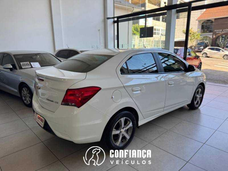 CHEVROLET - PRISMA - 2016/2017 - Branca - R$ 59.900,00