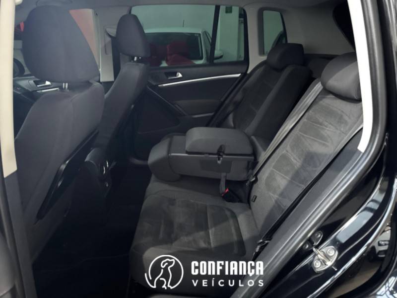 VOLKSWAGEN - TIGUAN - 2012/2012 - Preta - R$ 59.900,00