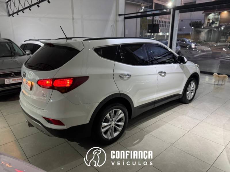 HYUNDAI - SANTA FÉ - 2015/2016 - Branca - R$ 99.900,00