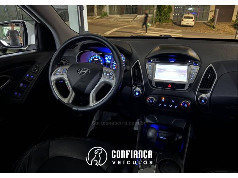 HYUNDAI - IX35 - 2014/2015 - Branca - R$ 75.900,00