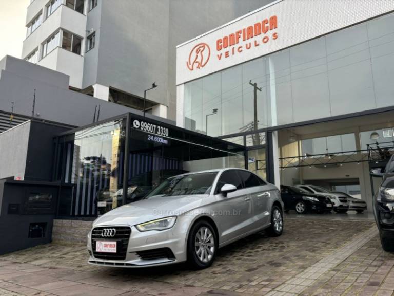 AUDI - A3 - 2014/2014 - Prata - R$ 74.900,00