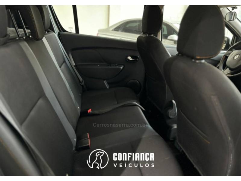 RENAULT - SANDERO - 2018/2019 - Prata - R$ 55.900,00