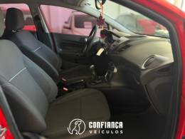 FORD - FIESTA - 2014/2015 - Vermelha - R$ 46.900,00