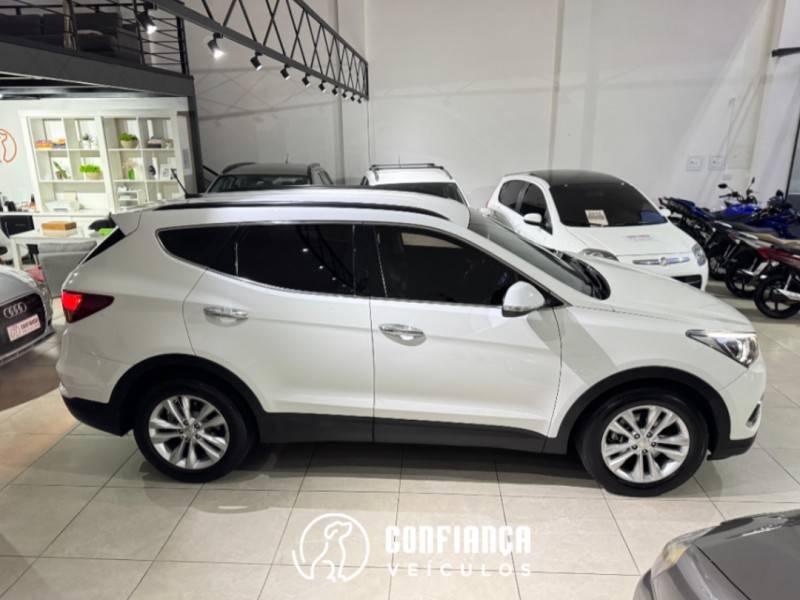 HYUNDAI - SANTA FÉ - 2015/2016 - Branca - R$ 99.900,00