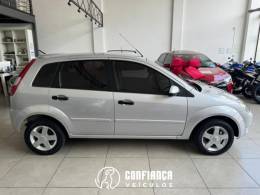 FORD - FIESTA - 2002/2003 - Prata - R$ 19.900,00