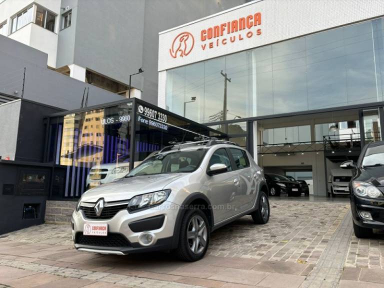 RENAULT - SANDERO - 2018/2019 - Prata - R$ 55.900,00