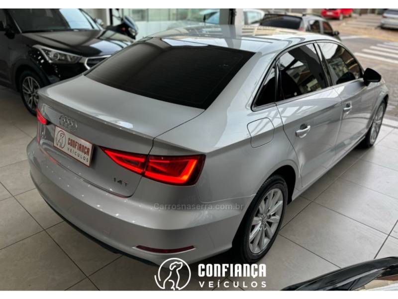 AUDI - A3 - 2014/2014 - Prata - R$ 77.900,00