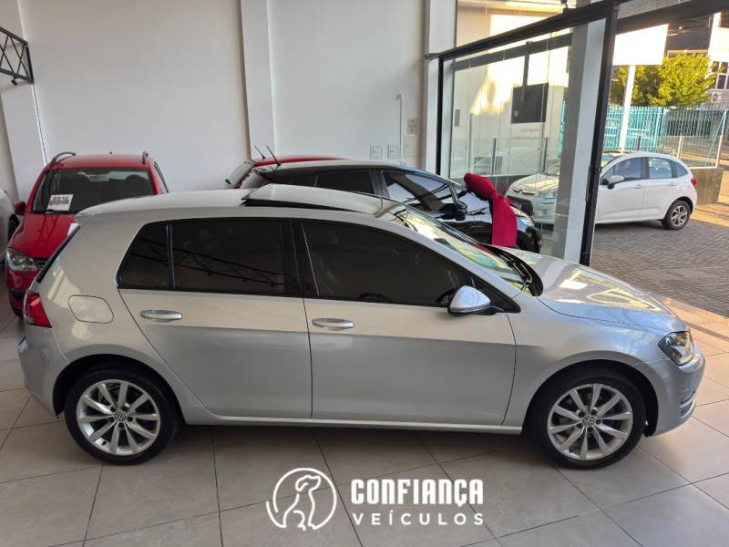 VOLKSWAGEN - GOLF - 2015/2015 - Prata - R$ 76.900,00