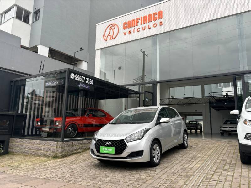 HYUNDAI - HB20S - 2019/2019 - Prata - R$ 60.900,00