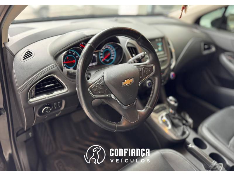 CHEVROLET - CRUZE - 2018/2019 - Preta - R$ 88.900,00