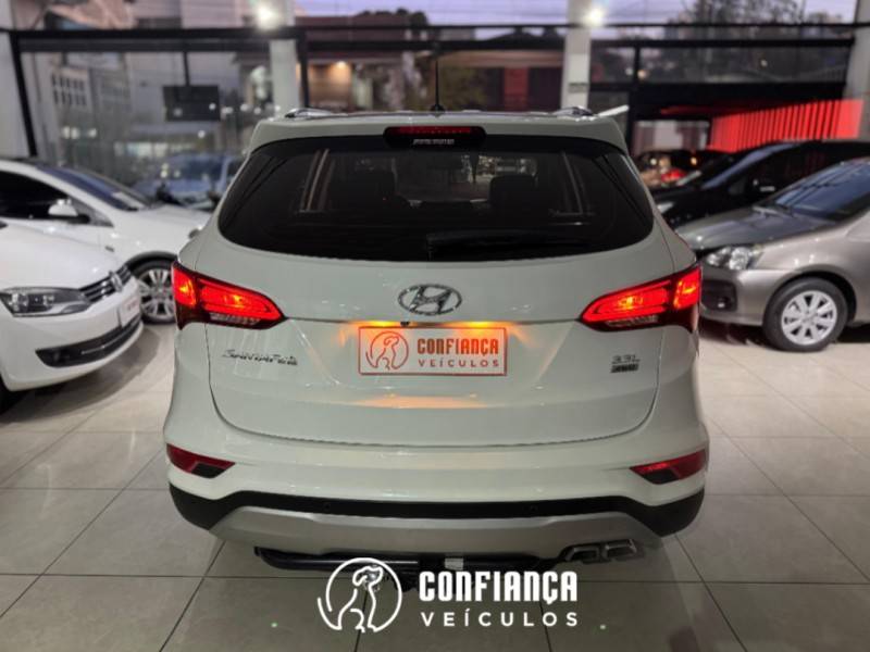 HYUNDAI - SANTA FÉ - 2015/2016 - Branca - R$ 99.900,00