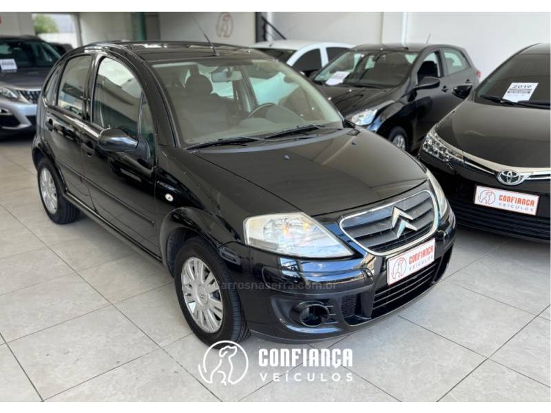 CITROËN - C3 - 2010/2011 - Preta - R$ 25.900,00