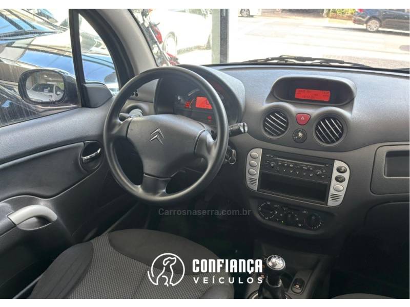 CITROËN - C3 - 2010/2011 - Preta - R$ 25.900,00