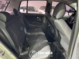 VOLKSWAGEN - FOX - 2010/2010 - Bege - R$ 37.900,00