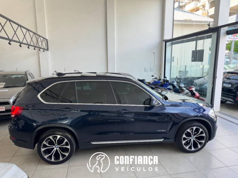 BMW - X5 - 2017/2018 - Azul - R$ 195.900,00