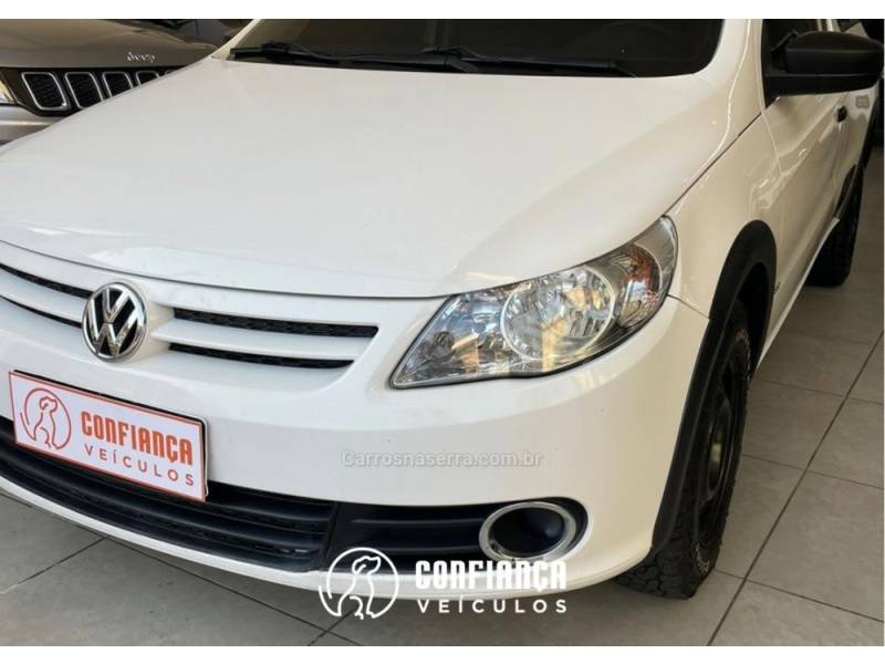 VOLKSWAGEN - SAVEIRO - 2010/2011 - Branca - R$ 37.900,00