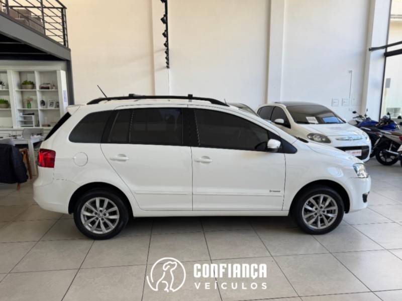 VOLKSWAGEN - SPACEFOX - 2012/2013 - Branca - R$ 39.900,00