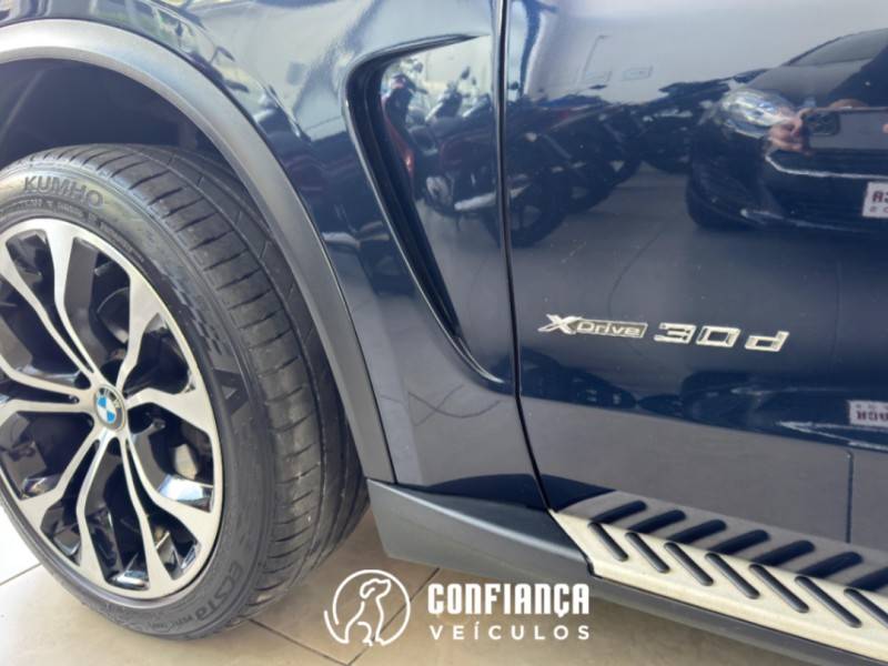 BMW - X5 - 2017/2018 - Azul - R$ 215.900,00
