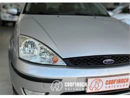 FORD - FOCUS - 2005/2005 - Prata - R$ 26.900,00