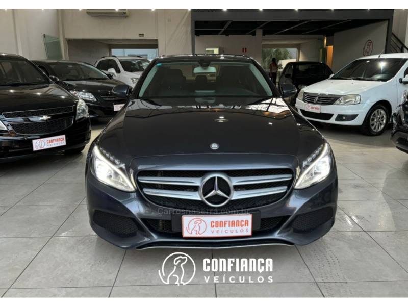 MERCEDES-BENZ - C 180 - 2015/2016 - Cinza - R$ 112.900,00