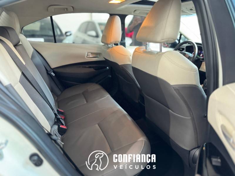 TOYOTA - COROLLA - 2020/2020 - Branca - R$ 132.900,00