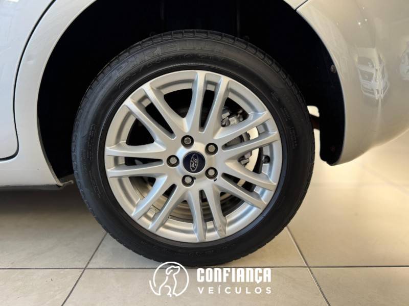 FORD - FOCUS - 2009/2009 - Prata - R$ 38.900,00
