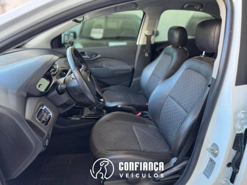 CHEVROLET - PRISMA - 2016/2017 - Branca - R$ 59.900,00