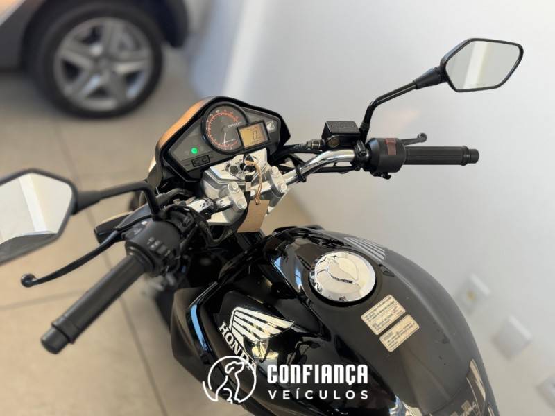 HONDA - CB 300R - 2013/2013 - Preta - R$ 14.500,00