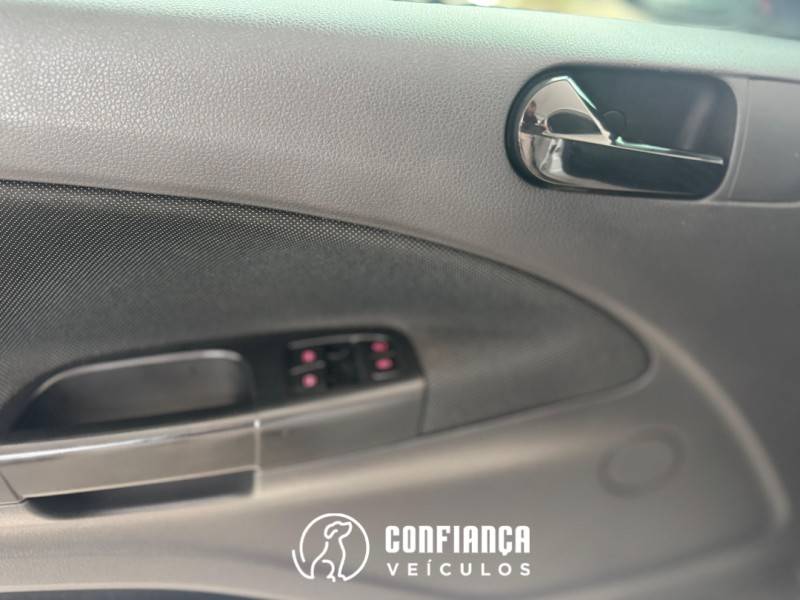 VOLKSWAGEN - GOL - 2020/2021 - Branca - R$ 49.900,00