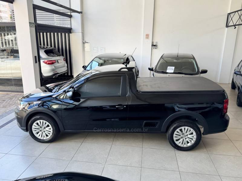 VOLKSWAGEN - SAVEIRO - 2020/2021 - Preta - R$ 63.900,00