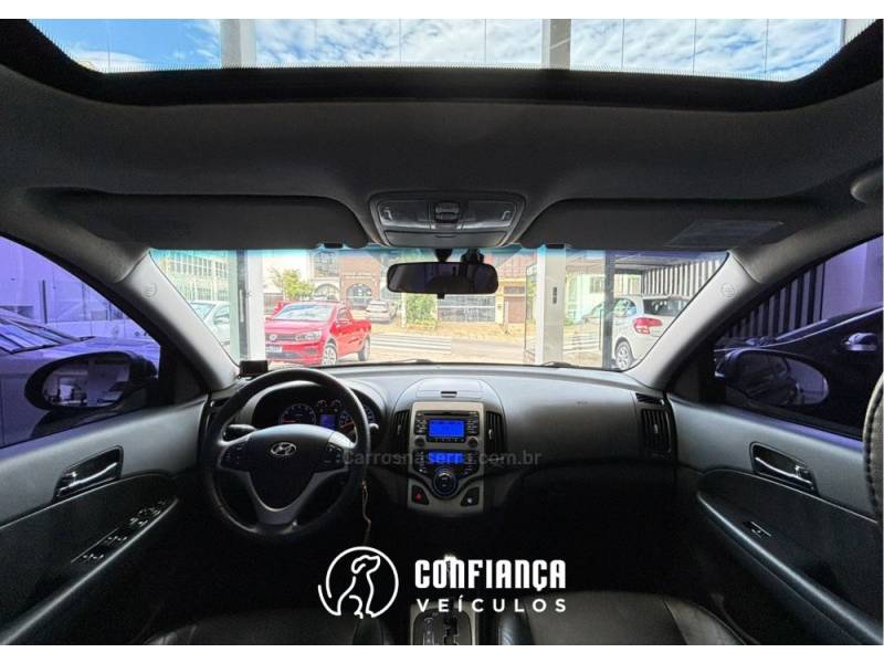 HYUNDAI - I30 - 2011/2012 - Preta - R$ 46.900,00