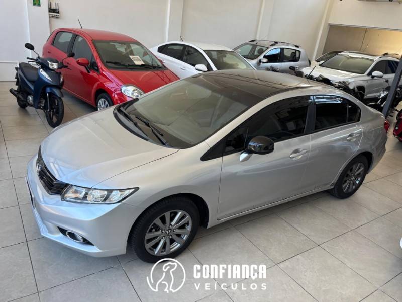HONDA - CIVIC - 2013/2014 - Prata - R$ 68.900,00