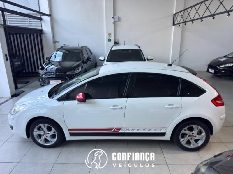 CITROËN - C4 - 2013/2014 - Branca - R$ 39.900,00
