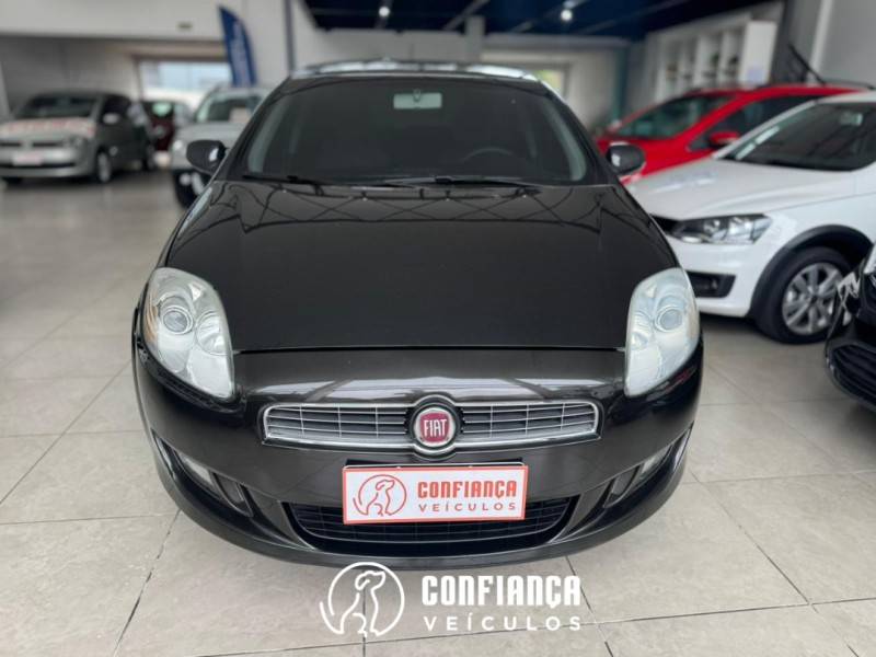 FIAT - BRAVO - 2011/2012 - Preta - R$ 33.900,00