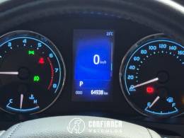 TOYOTA - COROLLA - 2018/2019 - Branca - R$ 108.900,00