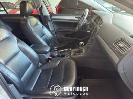 VOLKSWAGEN - GOLF - 2015/2015 - Prata - R$ 76.900,00