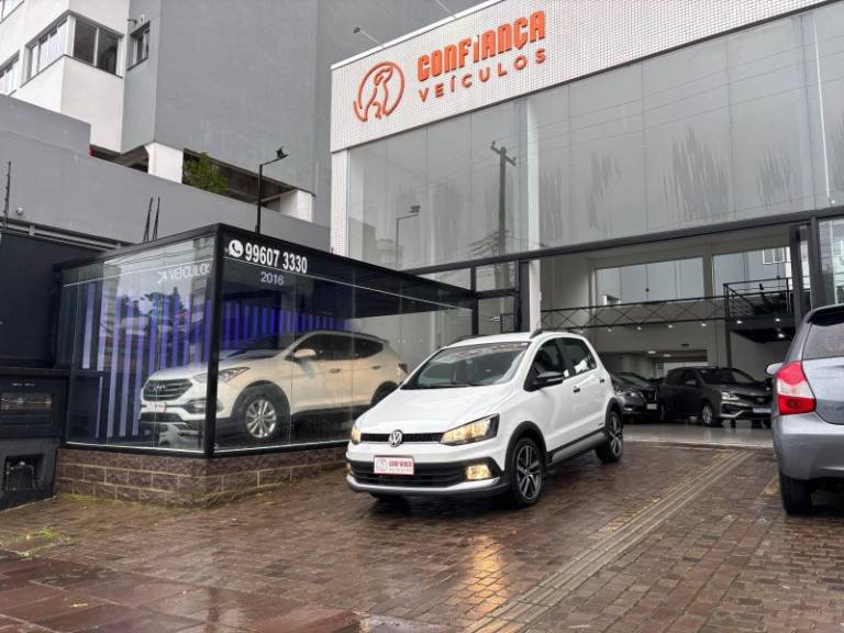 VOLKSWAGEN - FOX - 2021/2022 - Branca - R$ 74.900,00