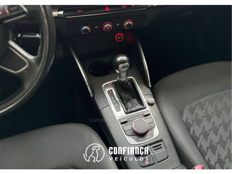 AUDI - A3 - 2014/2014 - Prata - R$ 77.900,00