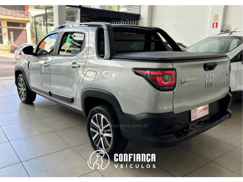 FIAT - STRADA - 2023/2023 - Prata - R$ 114.900,00