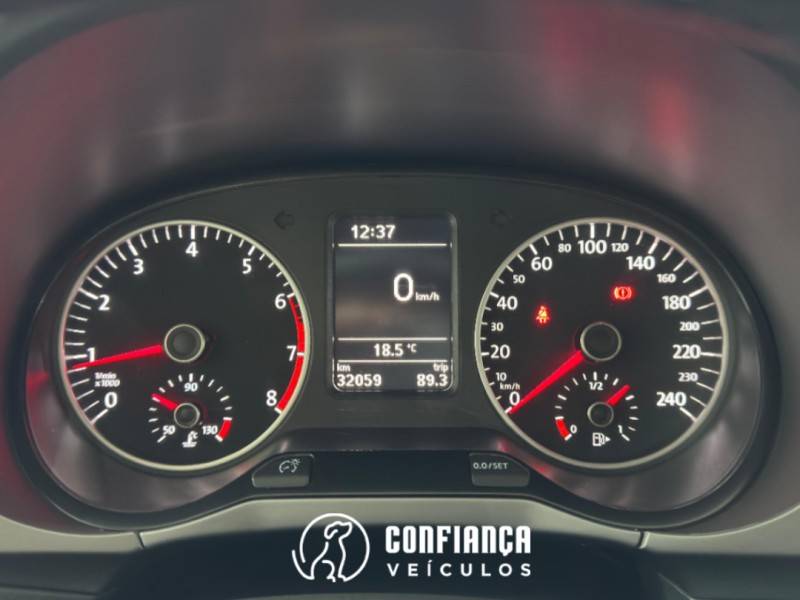 VOLKSWAGEN - FOX - 2021/2022 - Branca - R$ 74.900,00